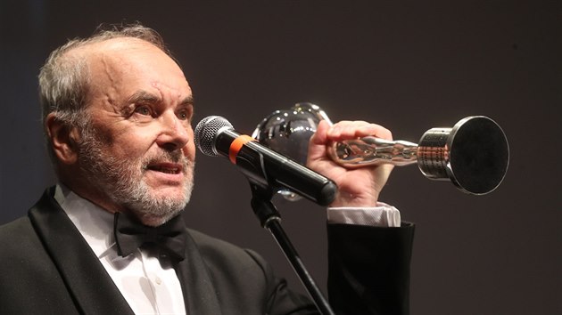 Cenu prezidenta festivalu za přínos české kinematografii převzal kameraman Vladimír Smutný (6. července 2019).
