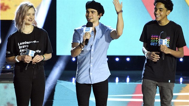 Cameron Boyce promlouv na akci WE Day California (25. duvna 2019).