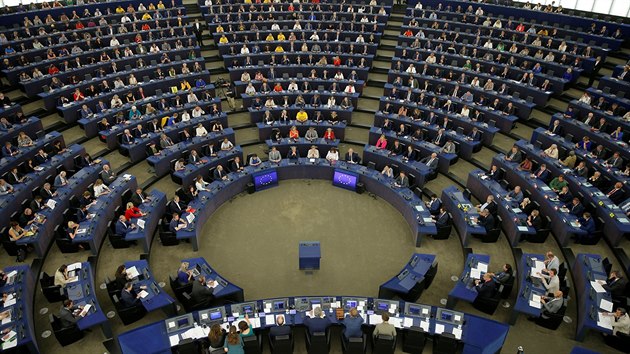 Poslanci na prvním zasedání nově zvoleného europarlamentu ve Štrasburku.