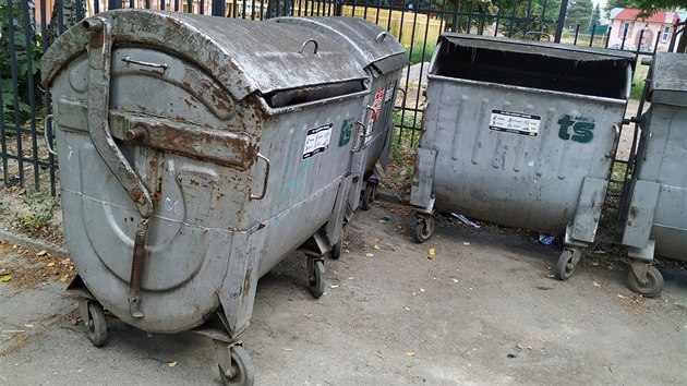 Mrtv tlo nael mu bez domova v jednom z kontejner na odpad v Holubov ulici v Karvin. (3. ervence 2019)