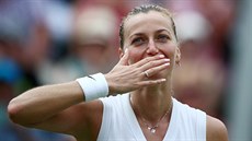 eská tenistka Petra Kvitová slaví postup do osmifinále Wimbledonu.