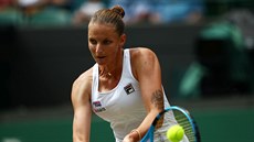 Karolína Plíková ve tetím kole Wimbledonu, ve kterém se utkala s Tchjwankou...