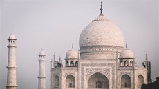 Tád� Mahal v Ág�e