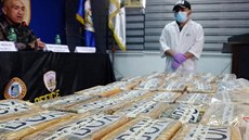 Na východ Filipín moe v posledních msících vyplavuje krabiky s kokainem v...