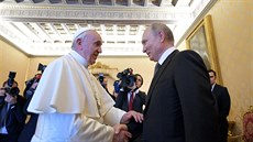 Pape� Franti�ek p�ijal ve Vatikánu ruského prezidenta Vladimira Putina. (4. 7....