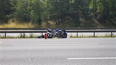 Motorka po nehodě na dálnici D5, která u Berouna vytvořila kolonu. (6. 7. 2019)