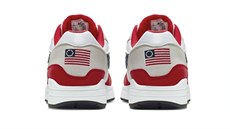 Údajně rasistické boty s původní vlajkou USA, které Nike po kritice Colina...