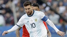 Argentinský kapitán Lionel Messi v duelu s Chile