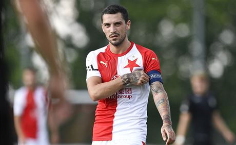 Nicolae Stanciu pi svém debutu v dresu Slavie s kapitánskou páskou.