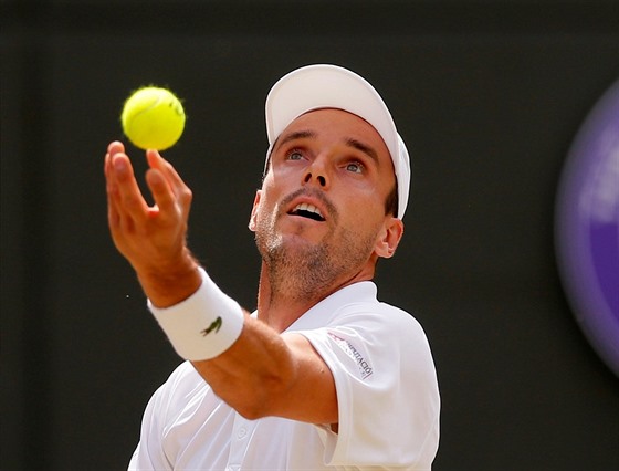 panl Roberto Bautista-Agut bhem tvrtfinle Wimbledonu.