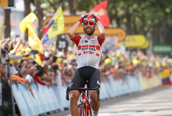 Belgian Thomas De Gendt z týmu Lotto Soudal se raduje v cíli osmé etapy Tour...