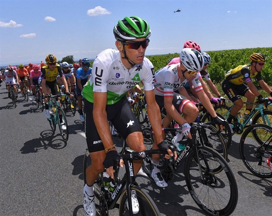 Roman Kreuziger z týmu Dimension Data bhem osmé etapy Tour de France.