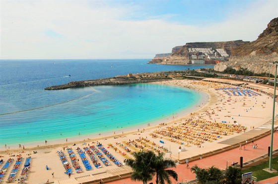 Gran Canaria nabízí turistům hory, pláže, poušť i moderní města.