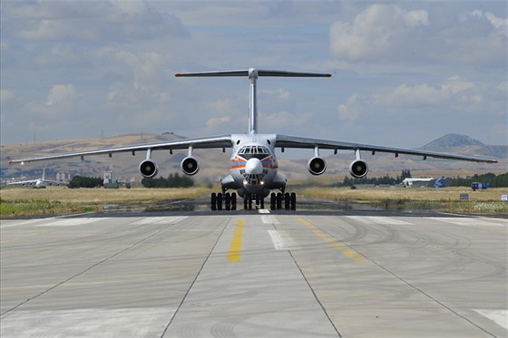 První zásilka ruského protivzduného systému S-400 dorazila do Turecka