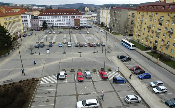 Část parkoviště na náměstí Republiky v Blansku chtěla radnice prodat developerům na stavbu bytovek.
