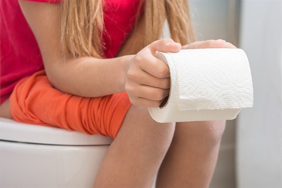 Čas nedobrovolně strávený na WC mohou zkrátit bylinkové čaje.
