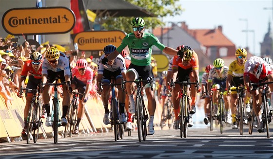 KRÁL. Peter Sagan ovládl pátou etapu na Tour. Celkem jich má na kont u...