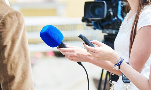 Eurobarometr: Obyvatelé Evropské unie nejvíce důvěřují tradičním médiím