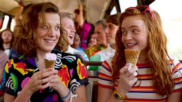 Záb�r z t�etí �ady amerického seriálu Stranger Things