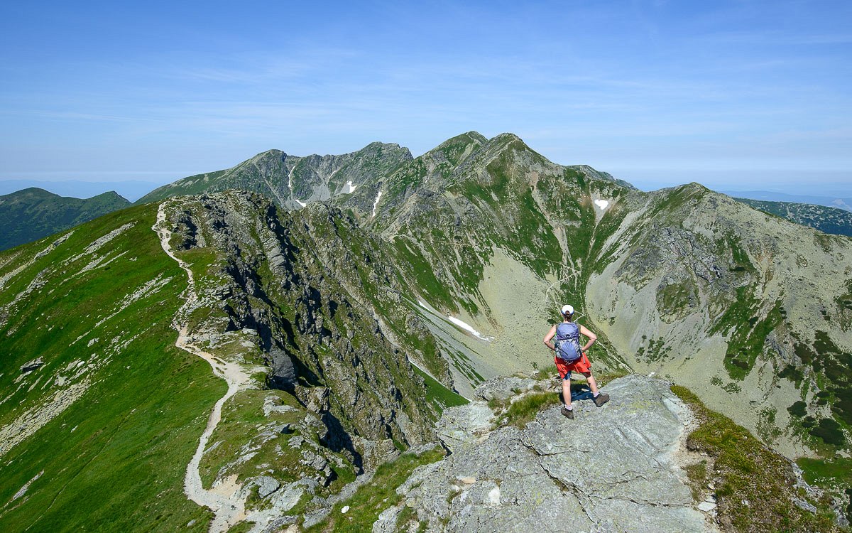 Žabky stranou, tady vás čekají řetězy. Přechod Roháčů, který vyžaduje ...