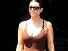 Kourtney Kardashianová má údajn také adra vylepená silikonovými implantáty a...