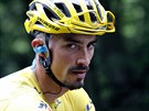 Francouzský cyklista Julian Alaphilippe ve lutém dresu lídra Tour de France.