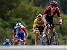 Obhájce vítzství Geraint Thomas se drápe do cíle esté etapy Tour de France....