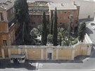 Na malém hbitov ve Vatikánu poblí Svatopetrské baziliky specialisté za...