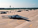 Bombardéry B-2 Spirit na Whitemanov letecké základn (léto 1998)