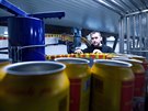 Linka na v�robu plechovkov�ho piva p�i�la pivovar Konrad na 100 milion� korun....