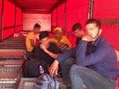 Celnci v Brn nali v kamionu s makedonskou registran znakou pt cizinc...