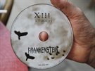 Frankenstein obsahuje osm singl z tvorby XIII. stolet, je nevyly na...