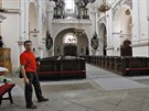 Kostel svatho Ignce v Jihlav. Na snmku je i far Petr Ivan Boik.