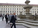 Premiér Andrej Babi po návtv prezidenta Miloe Zemana na Praském hrad....