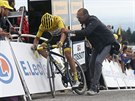 Zniený Julian Alaphilippe v cíli esté etapy Tour de France.
