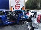 Dlnici D6 uzavela na 15. km ve smru na Prahu hromadn nehoda dvou kamion a...