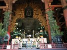 Japonsko, Nara. 16 metr vysoká socha Buddhy