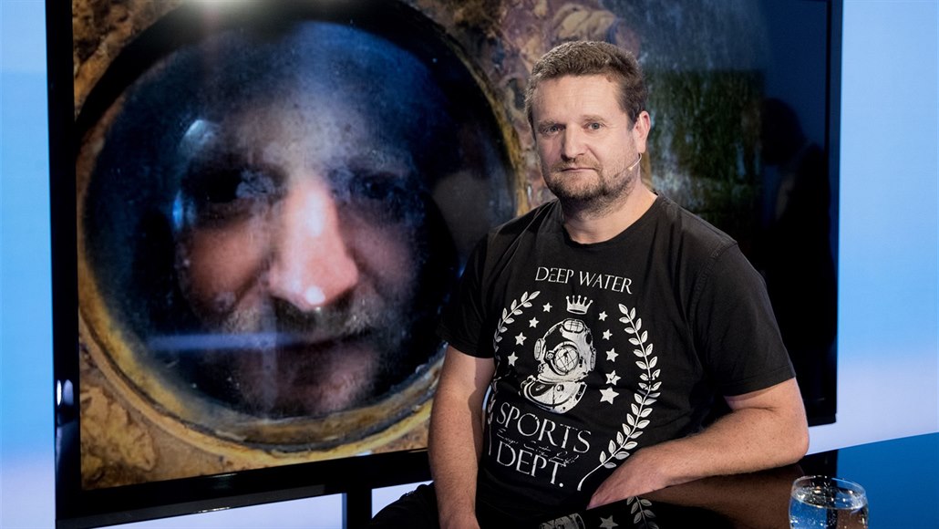 Pro žraloka jste obří ryba vypouštějící bubliny, bojí se vás, padlo v Rozstřelu