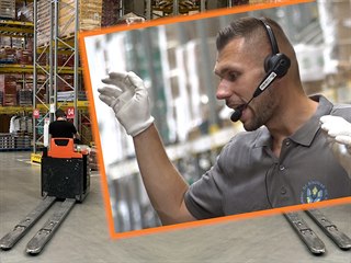 V distribučním centru Albert v Březhradě u Hradce Králové využívají technologii...