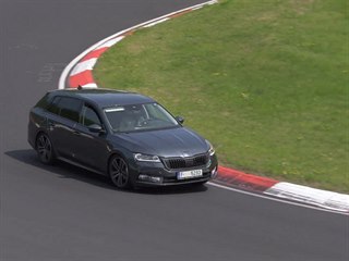 Nová Škoda Octavia na Nürburgringu