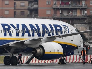 Boeing 737 MAX v barvách Ryanair.