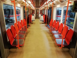 V pražském metru na lince C si cestující mohou od středy vyzkoušet nový typ...