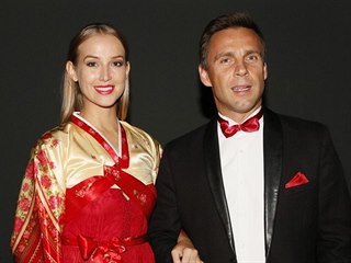 Petra Vraspírová a Roman Vojtek na přehlídce kolekce Asia od návrhářky Natali...