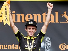 Britsk cyklista Simon Yates slav vtzstv ve 12. etap Tour.