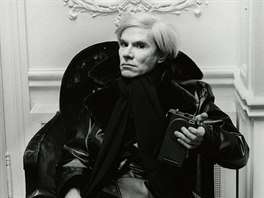 HELMUT NEWTON (1920-2004), Andy Warhol, Paris 1976, ernobílá fotografie /...