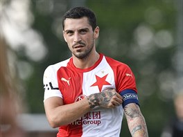 Nicolae Stanciu pi svm debutu v dresu Slavie s kapitnskou pskou.