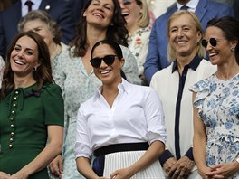 Vévodkyn Kate a Meghan pily spolu s Pippou Middletonovou na enské finále...