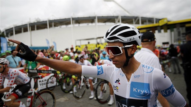 Kolumbijsk cyklista Egan Bernal ped startem 12. etapy.