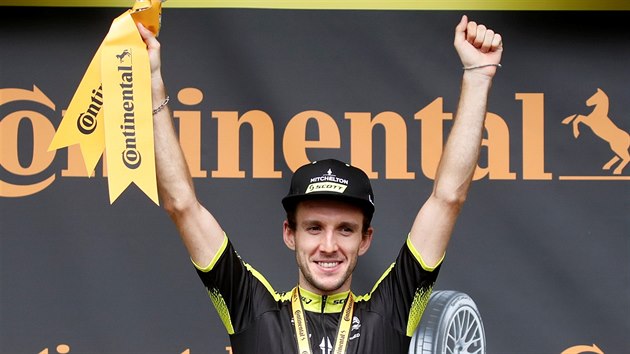 Britsk cyklista Simon Yates slav vtzstv ve 12. etap Tour.