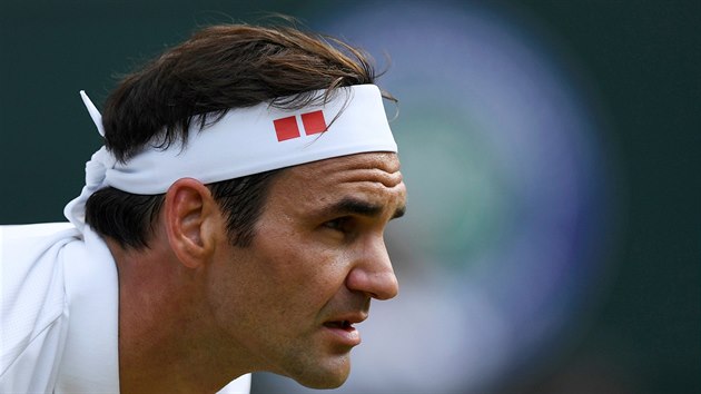 vcar Roger Federer bhem tvrtfinle Wimbledonu.